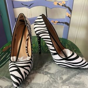 Brand New: Zebra Heels size 7